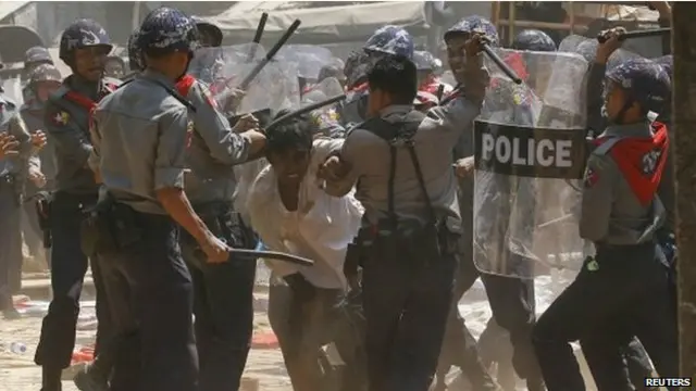 缅甸警方与学生冲突
