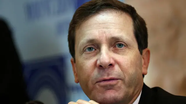 اسحاق (بوژی) هرتزوگ، رهبر حزب کارگر، هرچند در اسرائیل وجهه یک رهبر قاطع را ندارد، امسال به خطری جدی برای بنیامین (بیبی) نتانیاهو تبدیل شده