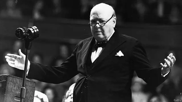 Выступает сэр Уинстон Черчилль