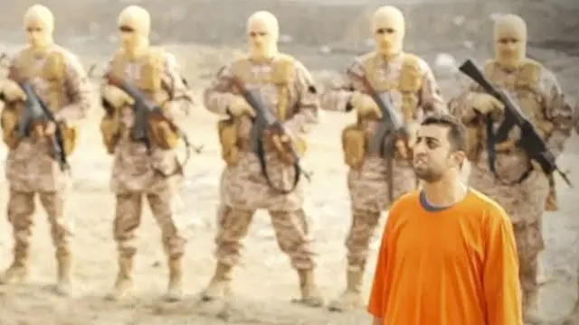 د ښار پاکوونکو د جامو بدلولو پرېکړه د وژل شوي اردني پیلوټ معاذ الکساسبه د کورنۍ په غوښتنې شوې