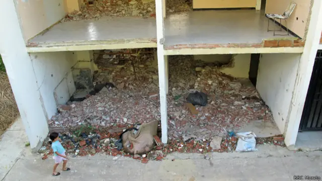 Misión Vivienda despedazado