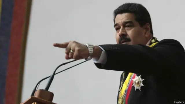 Presiden Nicolas Maduro dikritik karena dinilai memiliki pendekatan represif terhadap oposisi.