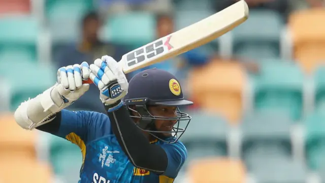 سنگاکارا نے 94 گیندوں پر 13 چوکوں اور چار چھکوں کی مدد سے 124 رنز کی شاندار اننگز کھیلی۔ یہ اس ورلڈ کپ کے دوران ان کی مسلسل چوتھی سینچری ہے۔