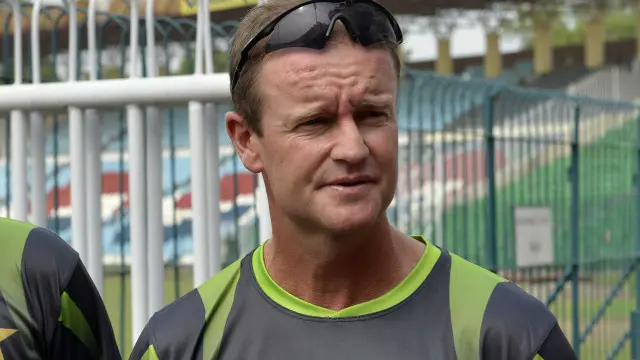 پاکستان نے اس ورلڈ کپ میں صرف ایک بار 300 سے زائد رنز بنائے ہیں