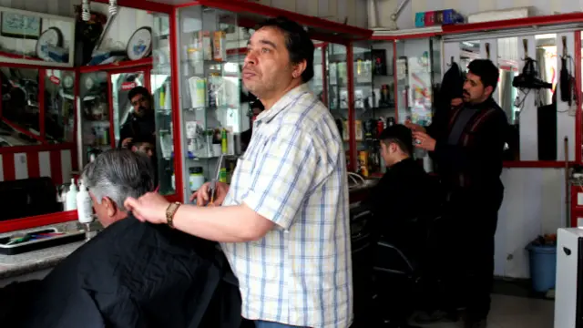 مشکل برق کابل در بیش از سه هفته گذشته روی کار کاسبین هم تاثیر کرده