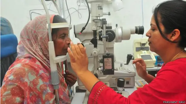 بھارت اپنے جی ڈی پی کا صرف ایک فیصد حصہ صحت پر خرچ کرتا ہے، جو دنیا میں کم ترین شرح ہے۔