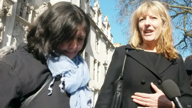 Кэтлин Уайатт с адвокатом