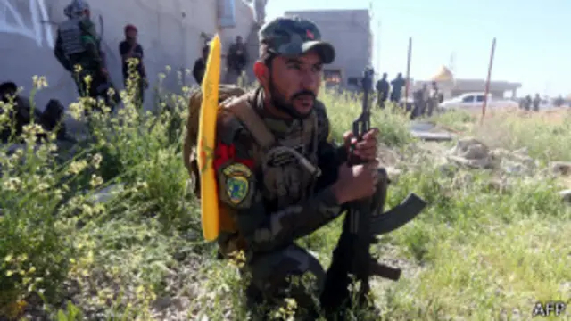 တိကရစ်မြို့ အနောက်ပိုင်းနဲ့ တောင်ပိုင်းကိုတော့ ရှေ့တိုးနိုင်ခြင်း မရှိသေး။