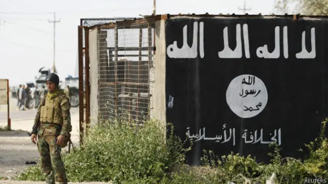 د تکریت شمال کې عراقي حکومت العلم ښار په بشپړه توګه بېرته له 'اسلامي دولت' نیولی دی