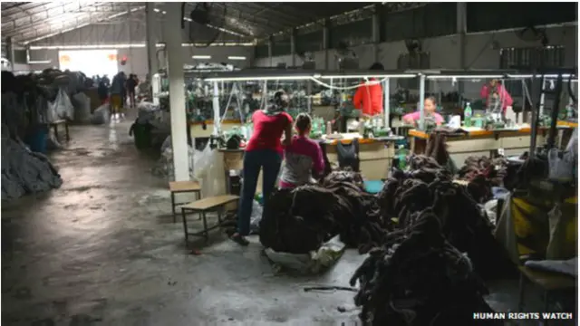 Pabrik-pabrik pemasok produk merk terkenal dunia dituding mengabaikan hak-hak buruh Kamboja.