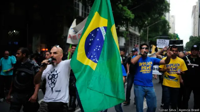 Manifestantes pedem saída de Dilma Rousseff no Rio (Foto: Tomaz Silva / Agência Brasil)