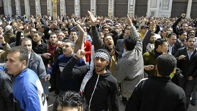 د سوریې شخړه او کورنۍ جګړه د اصلاحاتو او له فساد سره د مبارزې په سوله ییزو لاریونونو پیل شوه