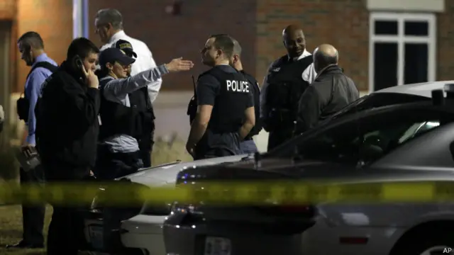 Полицейские на месте стрельбы