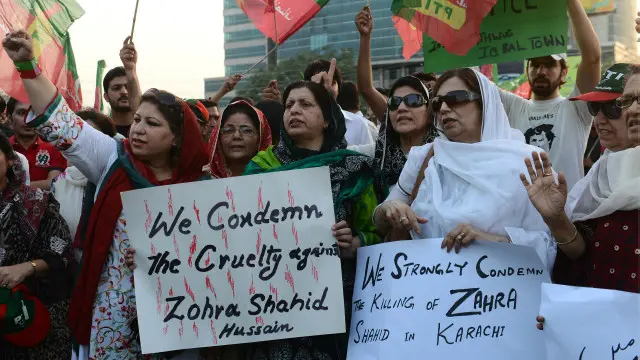 پی ٹی آئی نے زہرہ شاہد کے قتل کی مذمت میں کئی روز تک احتجاج کیا تھا