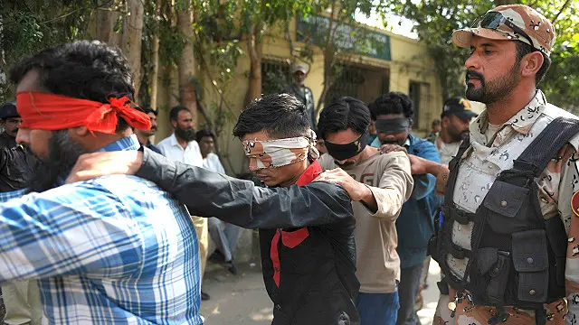 ایم کیو ایم کے کارکنوں کی گرفتاری (فائل فوٹو)