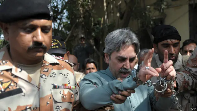 تحویل میں لیے جانے والے افراد میں ایم کیو ایم کے رہنما عامر خان بھی شامل ہیں