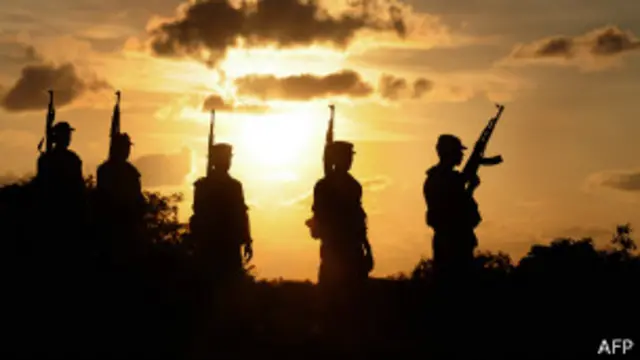 သီရိလင်္ကာ ပြည်တွင်းစစ် ပြီးဆုံးချိန်မှာ သမ္မတ ဆီရီဆန်နာက အစိုးရ အဖွဲ့ဝင် ဝန်ကြီး ဖြစ်နေ။