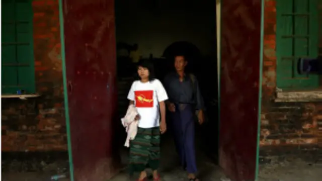 ခံဝန်ချက် လက်မှတ်ထိုးခဲ့ရတယ်လို့ ပြန်လွတ်လာသူ ကျောင်းသူ မရီမိုမိုအောင် ကပြော