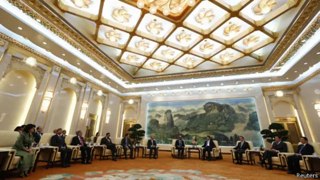 美国对中国为首的亚投行持批评态度。