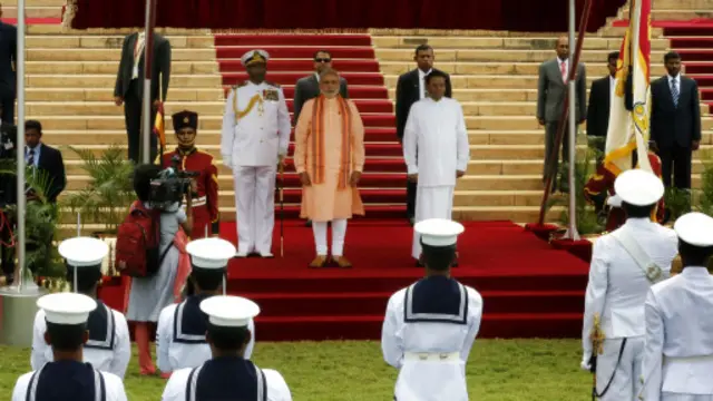 "ප්රධාන ජාතික ප්රශ්න විසඳීමට අපි අලුත් ආණ්ඩුවත් එක්කයි කටයුතු කරන්නේ. මේ මාසේ ඒවාට කාලයක් නෑනේ අපි මැතිවරණයකට යනවනේ?"