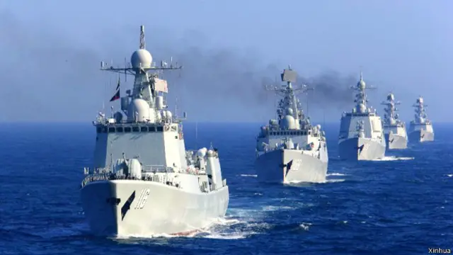 报告认为中国海军通过参与东非索马里海域亚丁湾的反海盗活动，增强了远洋指挥能力，提高了装备性能。