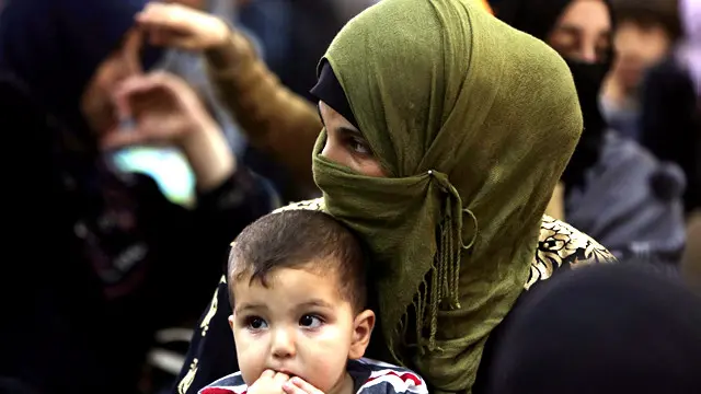 ملک کی 22 ملین آبادی میں سے 11.50 ملین بے گھر ہوگئی۔ ان میں 7.5 ملین کو جان بچانے کے لیے اپنا گھر یا شہر چھوڑنا پڑا اور چار ملین سے زائد کو ترکی، اردن، عراق، لبنان اور مصر میں پناہ لینا پڑی