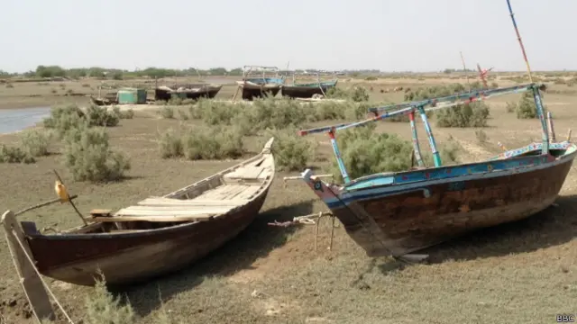 سمندر آگے بڑھتا رہا اور کھارو چھان کو زیر آب لا کر اب سجن واری تک پہنچ گیا ہے۔