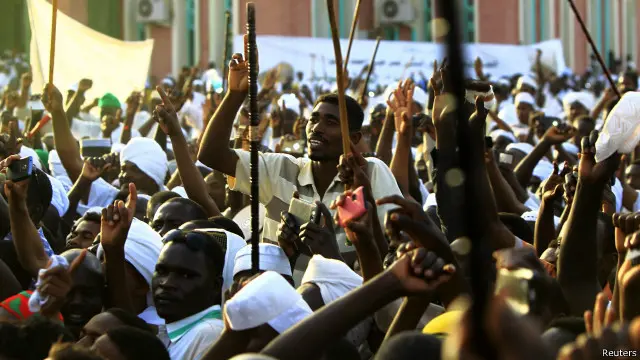 الحملات الانتخابية لا تزال مستمرة رغم رفض المعارضين.