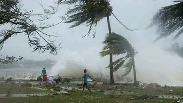 प्रशांत महासागर के वनूआतू में तूफ़ान का क़हर
