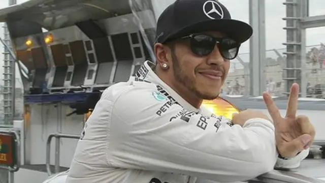 هاملتون تقدم عن زميله في مرسيدس نيكو روزبرغ