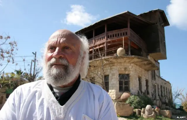 عکسی از پرزیدنت الی اویوی در آخزیو-لند در سال ۲۰۰۶