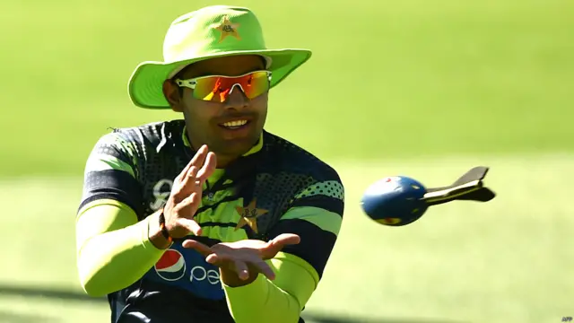 17 مارچ 2007 پاکستانی کرکٹ کی تاریخ کا ایک تکلیف دہ دن تھا جب ویسٹ انڈیز میں کھیلے گئے ورلڈ کپ کے میچ میں آئرلینڈ نے پاکستان کو شکست دی تھی۔ ٹورنامنٹ میں عمر اکمل ابھی تک قابل ذکر کارکردگی کا مظاہرہ نہیں کر سکے ہیں۔