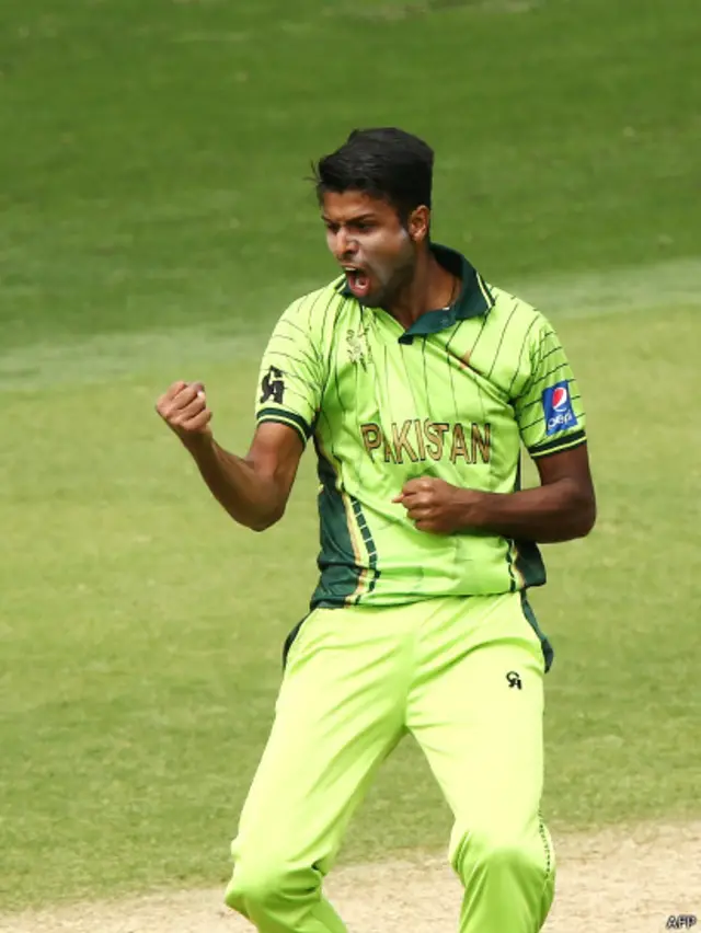 احسان عادل نے چوتھے اوور ہی میں سٹرلنگ کو ایل بی ڈبلیو کیا