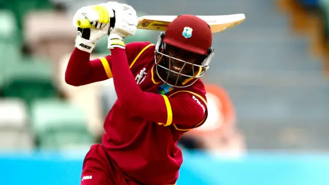 جوناتھن کارٹر نے 58 گیندوں میں 50 رنز سکور کیے