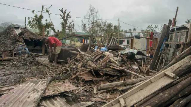 په دغه کوچني هېواد کې چې ټول وګړي یې ۲۶۷ زره دي او ۶۵ تاپوګان لري، بېړنی حالت اعلان شوی دی.