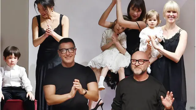 Elton John insta a boicotear a los disenadores Dolce y Gabbana por criticas a padres del mismo sexo BBC News Mundo