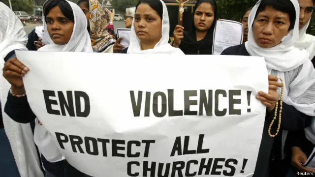 رپورٹ میں چاروں اقلیتی برادریوں سے تعلق رکھنے والے 14 افراد کی آپ بیتیاں بھی شامل ہیں