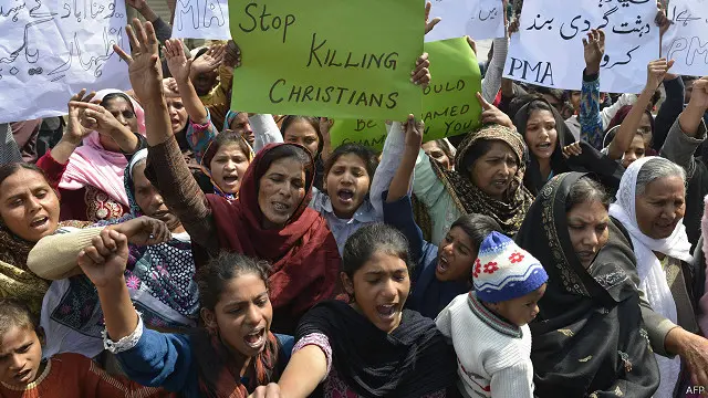 ملک کے توہین رسالت کے قانون پر کسی بھی قسم کی تنقید کرنا ناقابل برداشت سمجھا جاتا ہے