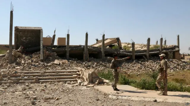 Разрушенный мавзолей Саддама Хусейна