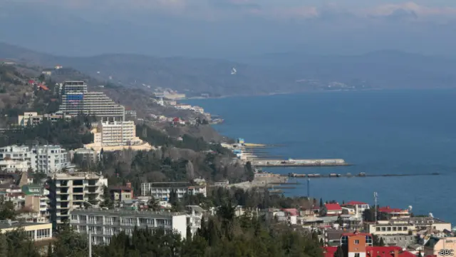 Киев и страны Запада сочли референдум о статусе полуострова нелегитимным