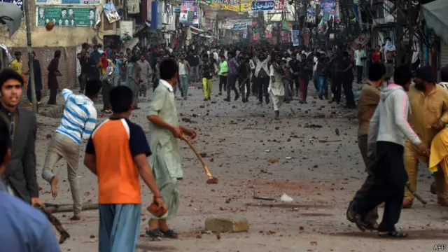 پولیس کی جانب سے چرچ پر حملہ آور ہونے والے خودکش بمباروں کے خاکے جاری کیے جا چکے ہیں