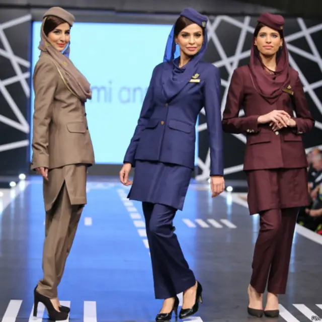 پاکستان کی قومی فضائی کمپنی پی آئی اے کے فضائی اور زمینی عملے کے لیے نئے یونیفارمز کے انتخاب کے لیے پیر کی شب کراچی میں ایک خصوصی فیشن شو ’رن وے 2015‘ منعقد ہوا۔