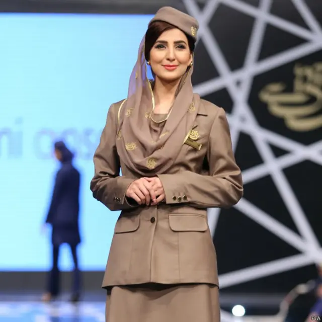 خواتین عملے کے لیے نومی انصاری کا ڈیزائن منتخب کیا گیا۔