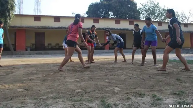 बिहार के बेगूसराय के बीहट में कबड्डी का खेल