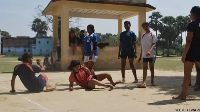 बिहार के बेगूसराय के बीहट में कबड्डी का खेल