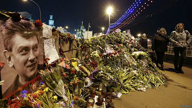 بورس نیمتسوو کو کریملن کے پاس اس وقت گولی مار کر ہلاک کر دیا گیا تھا جب وہ اپنی گرل فرینڈ کے ساتھ چہل قدمی کر رہے تھے