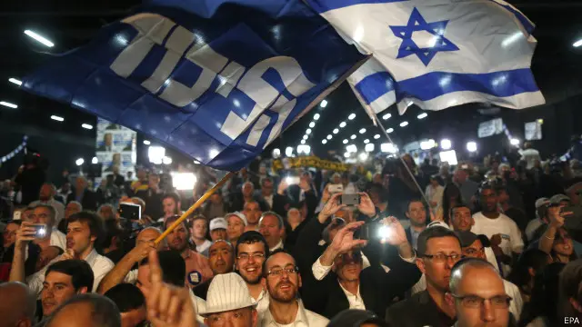 احتفل أنصار نتانياهو عقب إعلان مؤشرات أولية لفوزه