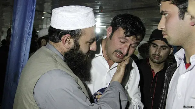 تجمع أقارب أفريدي في المستشفى لاستلام جثمانه