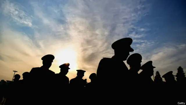 中国军方人员出席全国人大