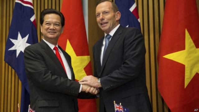 越南總理阮晉勇周三與澳總理阿博特在堪培拉舉行了會晤